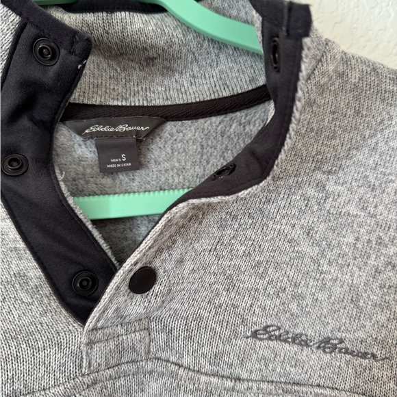 Eddie Bauer Gray Long Sleeve Knit Pullover - Picture 3 of 3